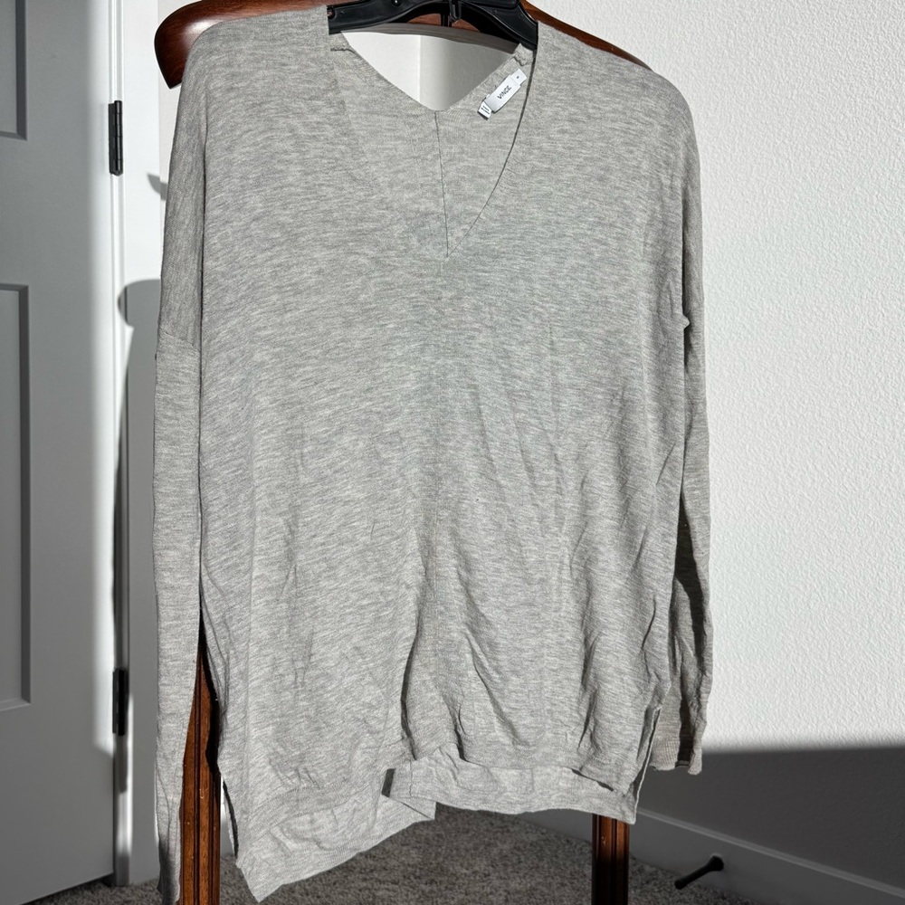 VINCE Cashmere Blend V-Neck Sweater Women’s S Gray Lightweight Knit Pullover